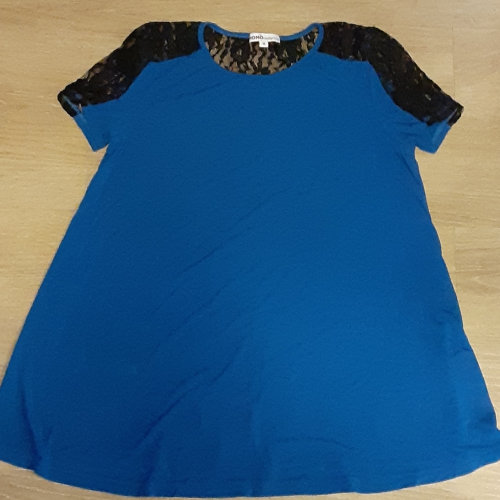 Momo maternity top